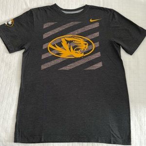 Nike Mizzou Short Sleeve Tee - Mens Small - Dark Grey - Silkscreened logo